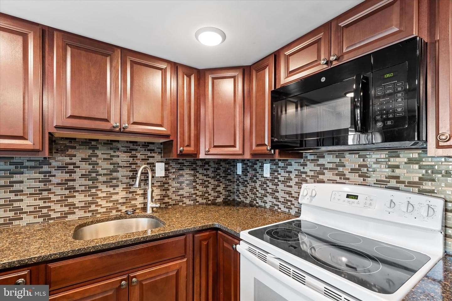 8 89th Street #402 photo 35