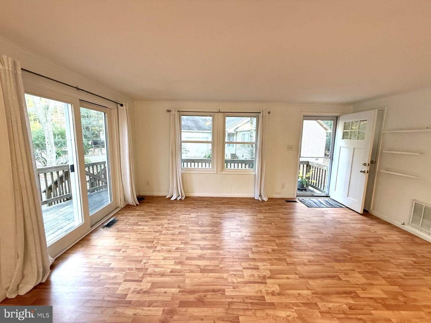 16 Hickory Way photo 12