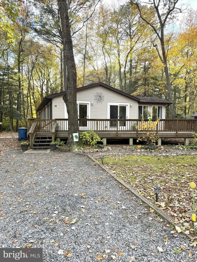 16 Hickory Way photo 2
