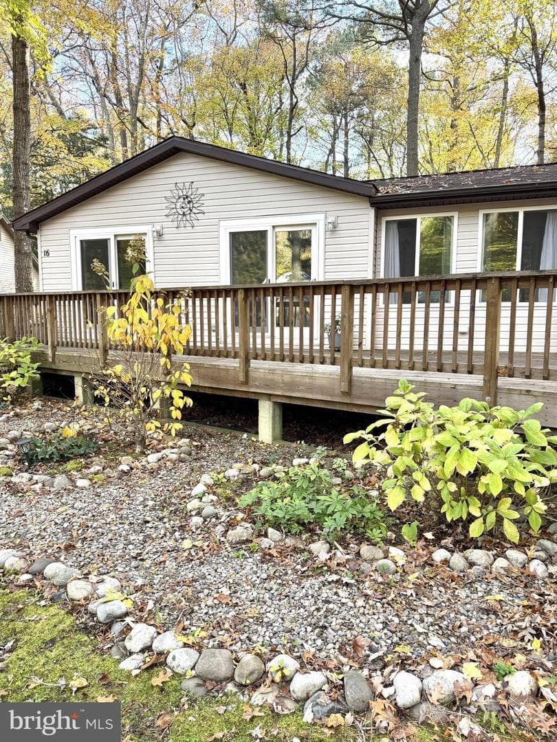 16 Hickory Way photo 4