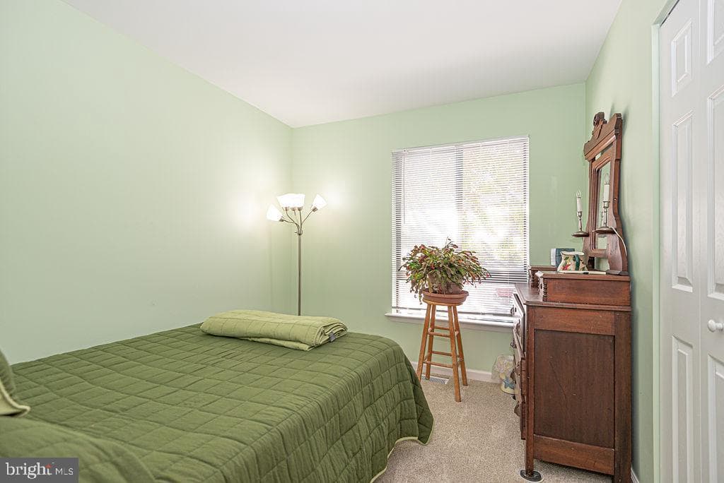 148 Jamestown Road photo 10