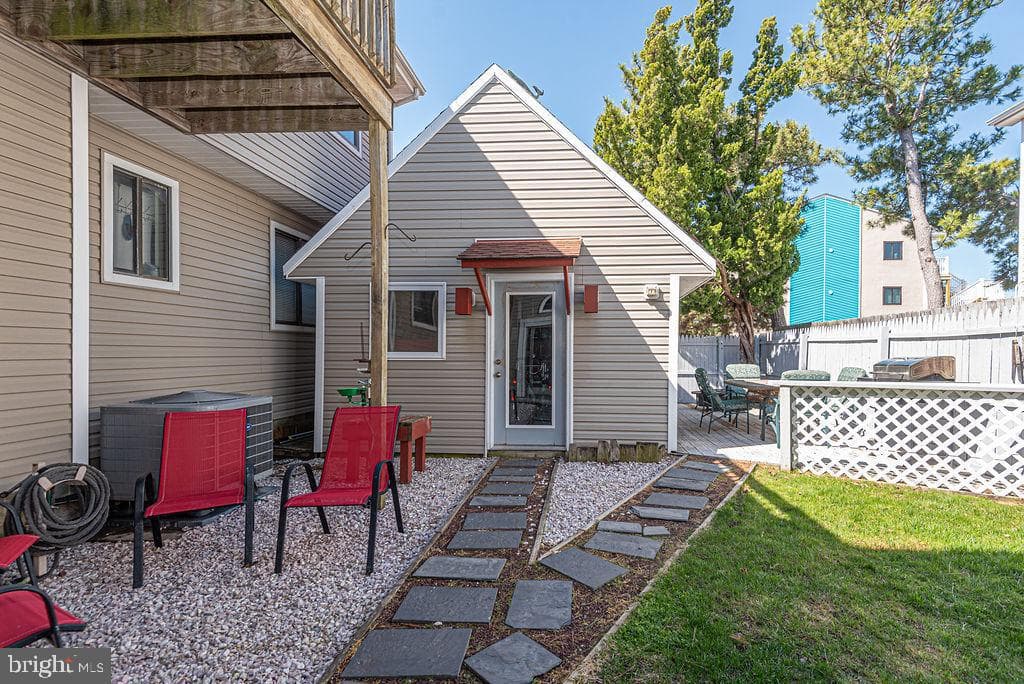 148 Jamestown Road photo 16