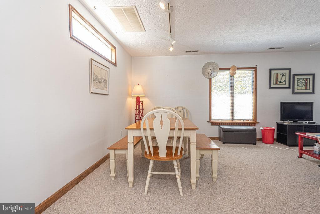 148 Jamestown Road photo 27