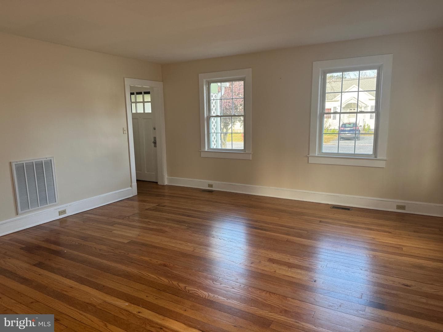 902 Cedar Street photo 5