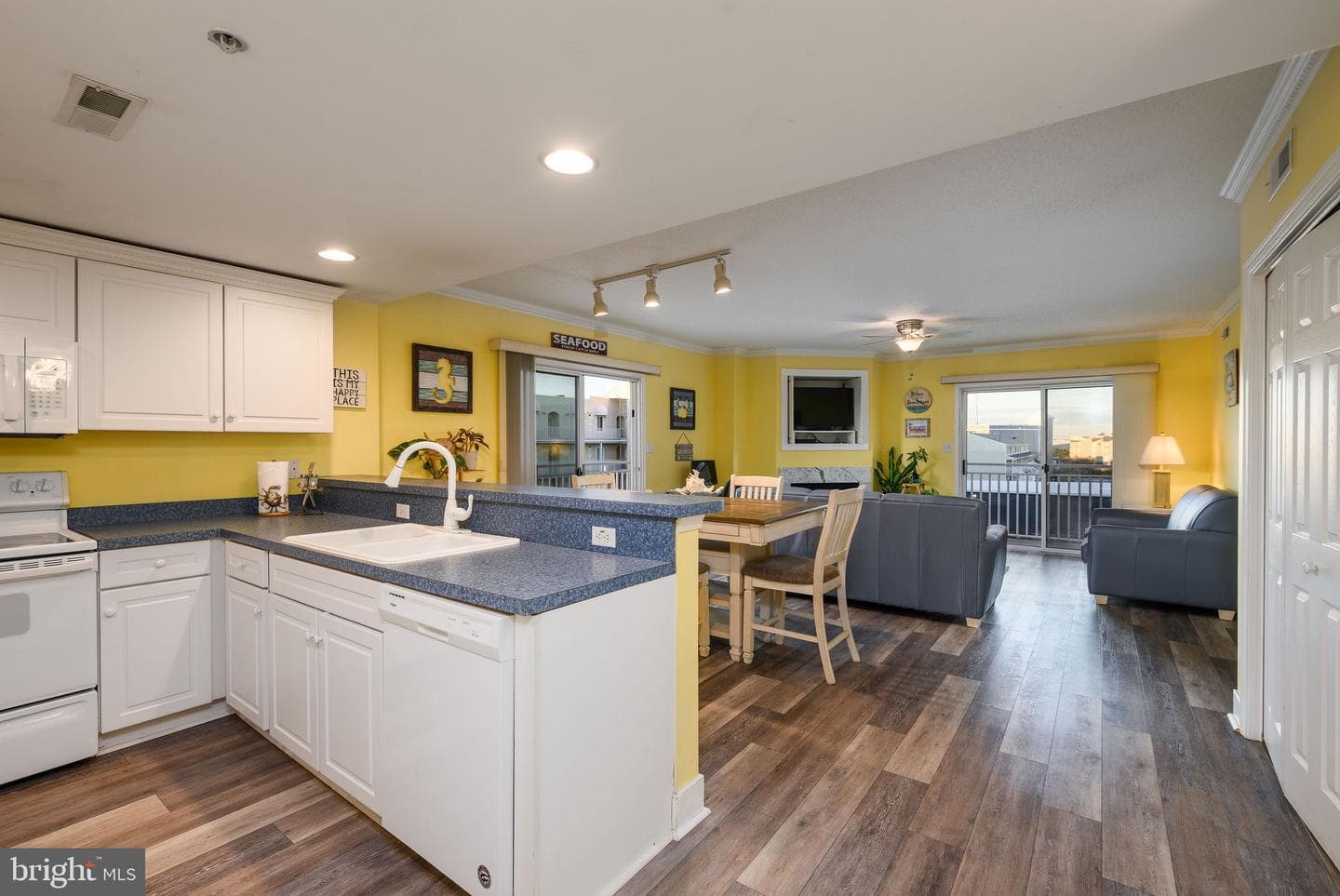 5405 Coastal - Sunset Bay #406 photo 3