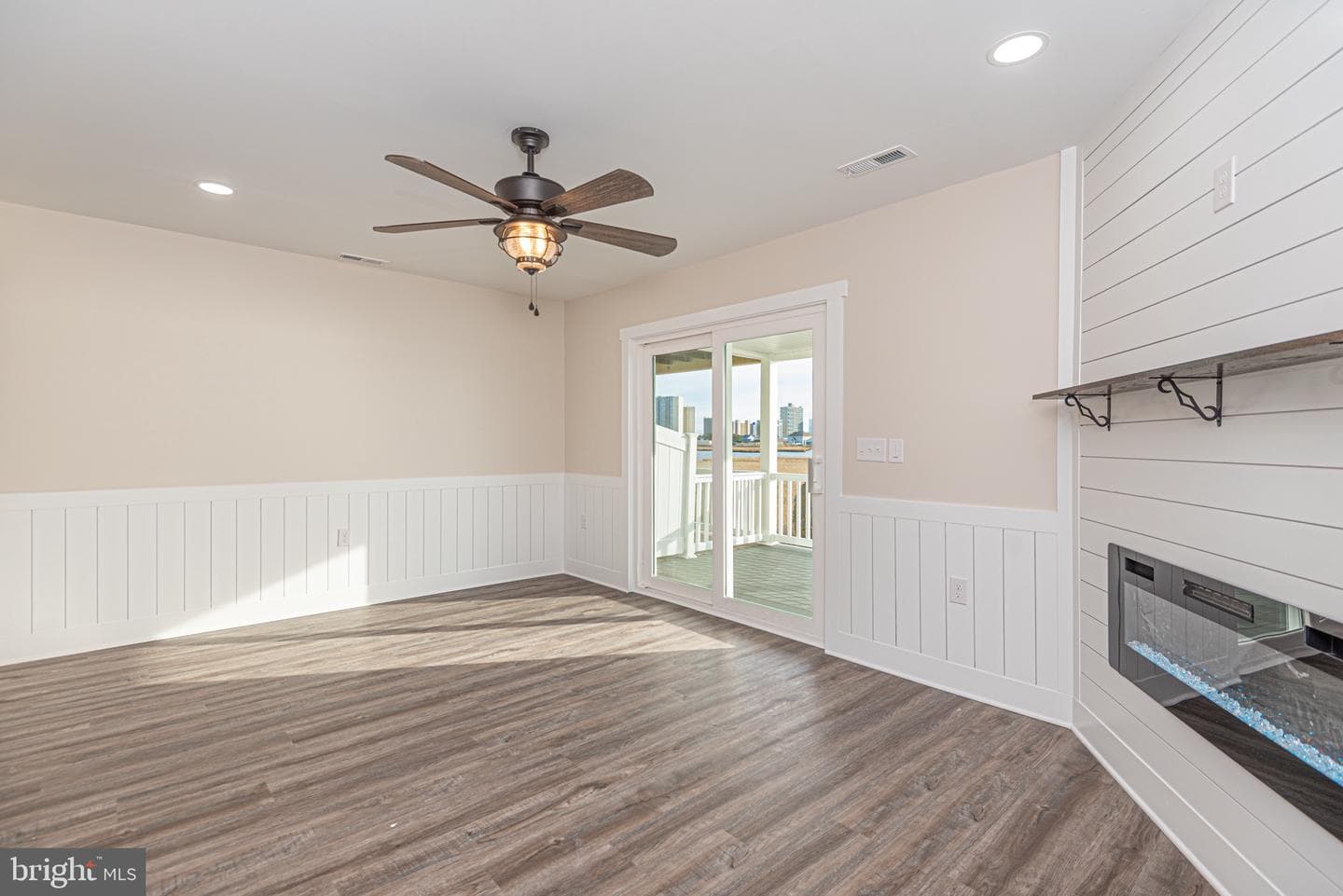 163 Jamestown Road photo 23