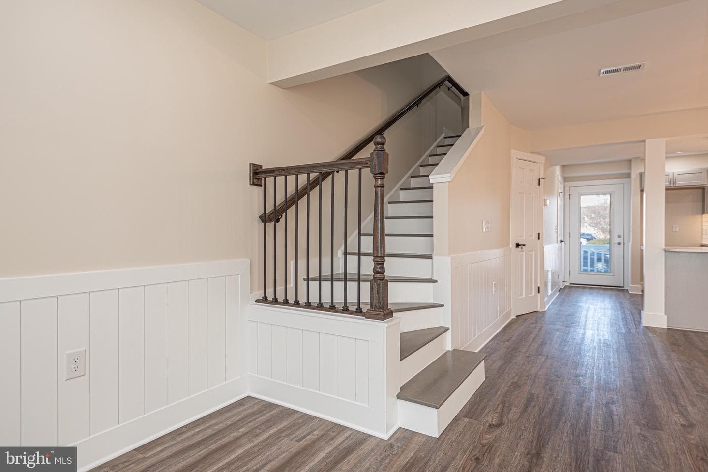 163 Jamestown Road photo 30
