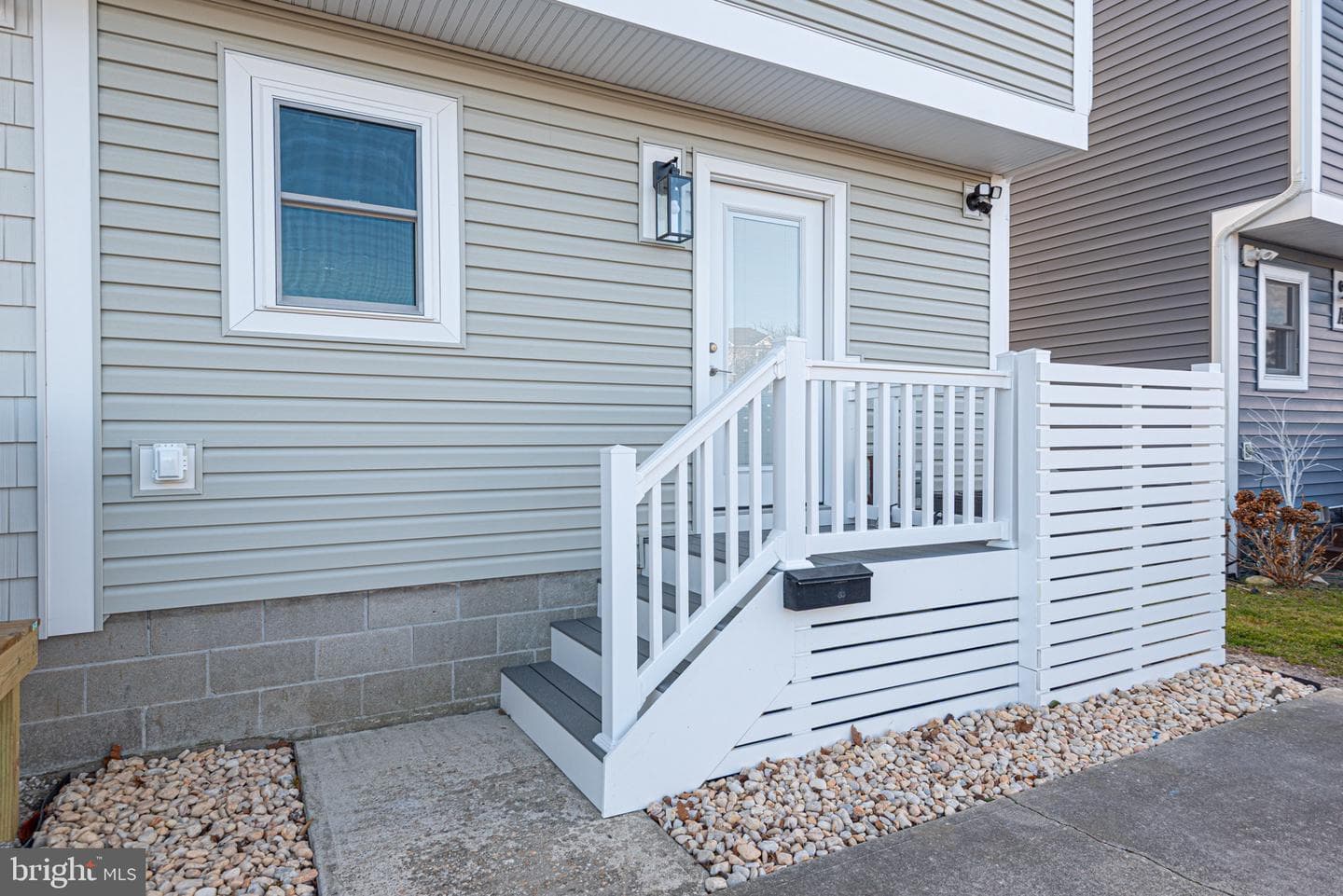 163 Jamestown Road photo 4