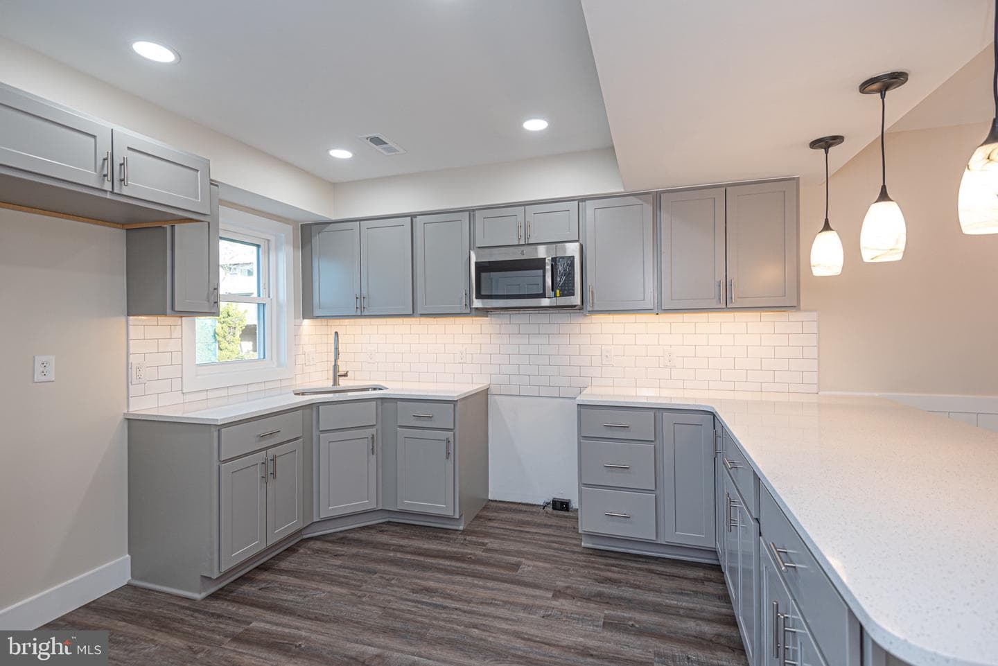 163 Jamestown Road photo 5