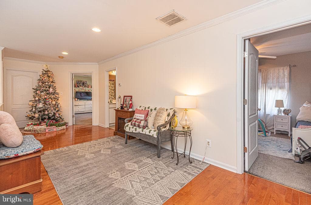 207 Enterprise Drive photo 28