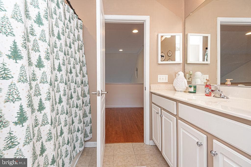 207 Enterprise Drive photo 38