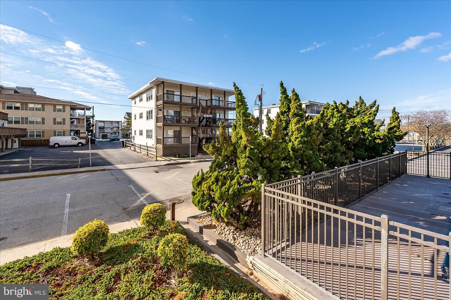 5801 Atlantic Avenue #101 photo 32