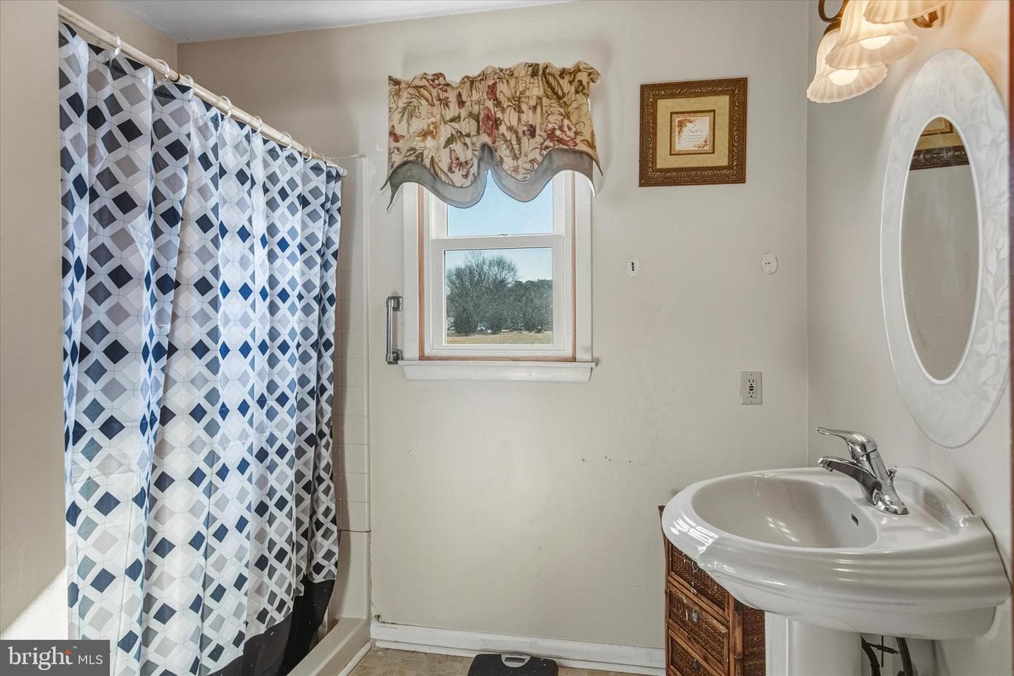 408 Flower Street photo 16
