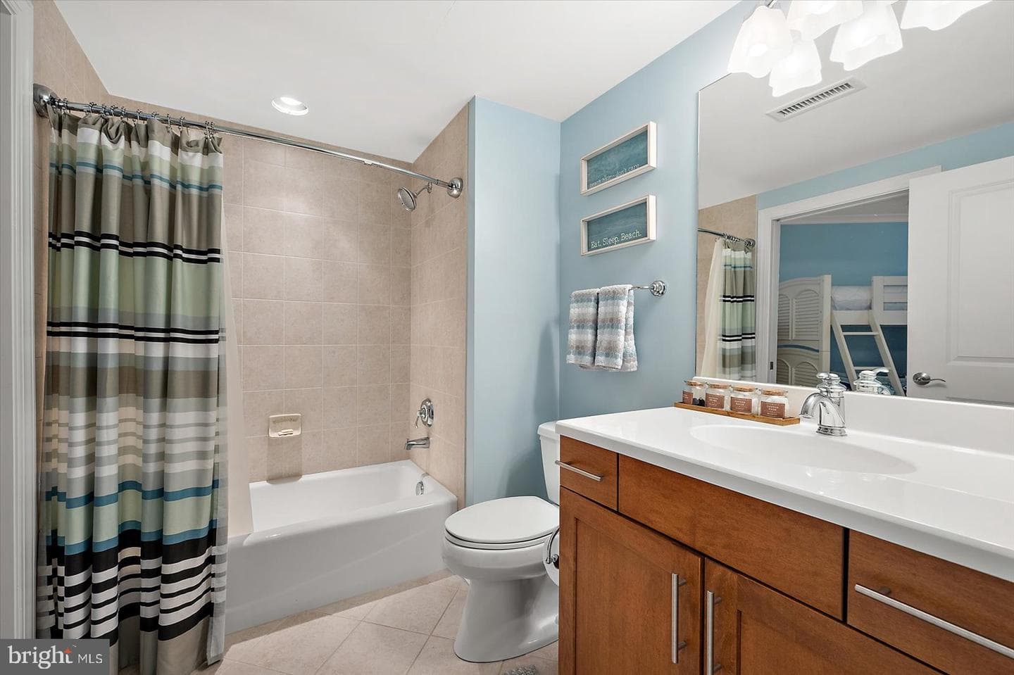 8 60th St # 302 photo 63
