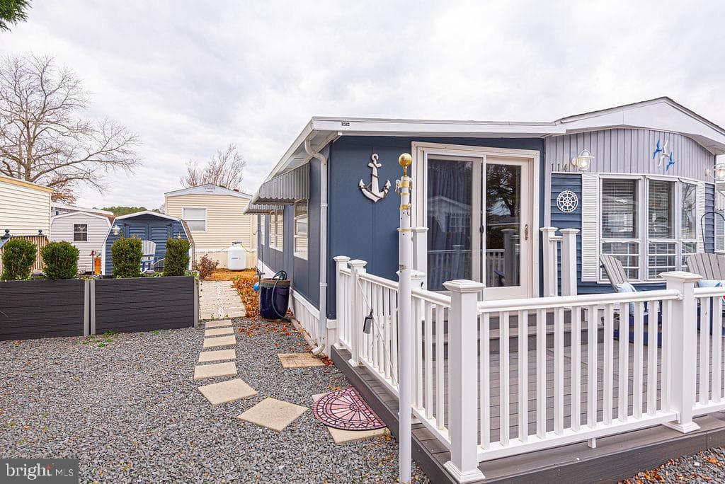 114 Skipjack Circle photo 3