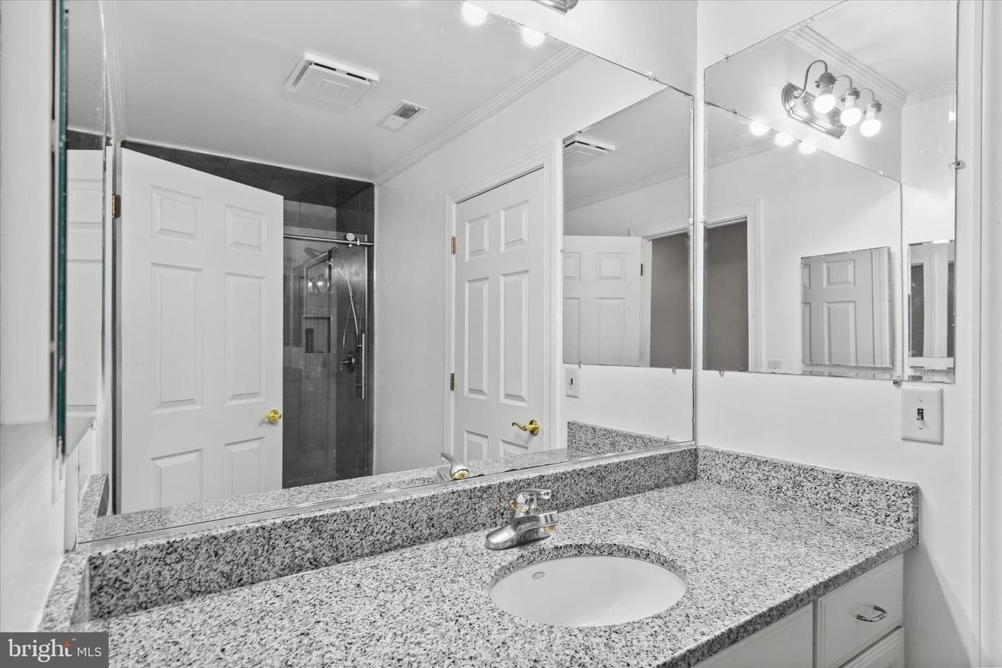 108 Franklin Avenue photo 46