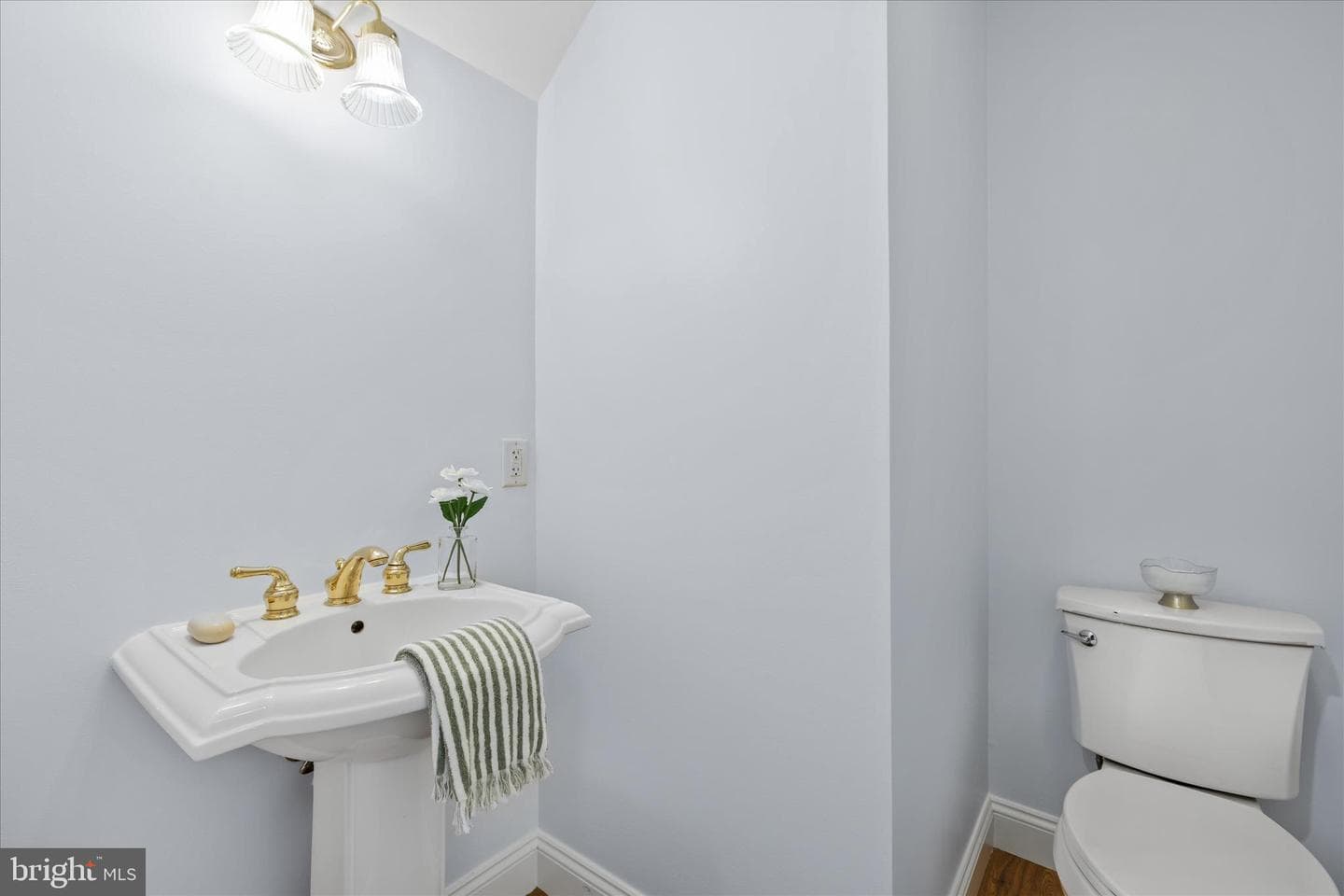 8 Edgewood Drive photo 14