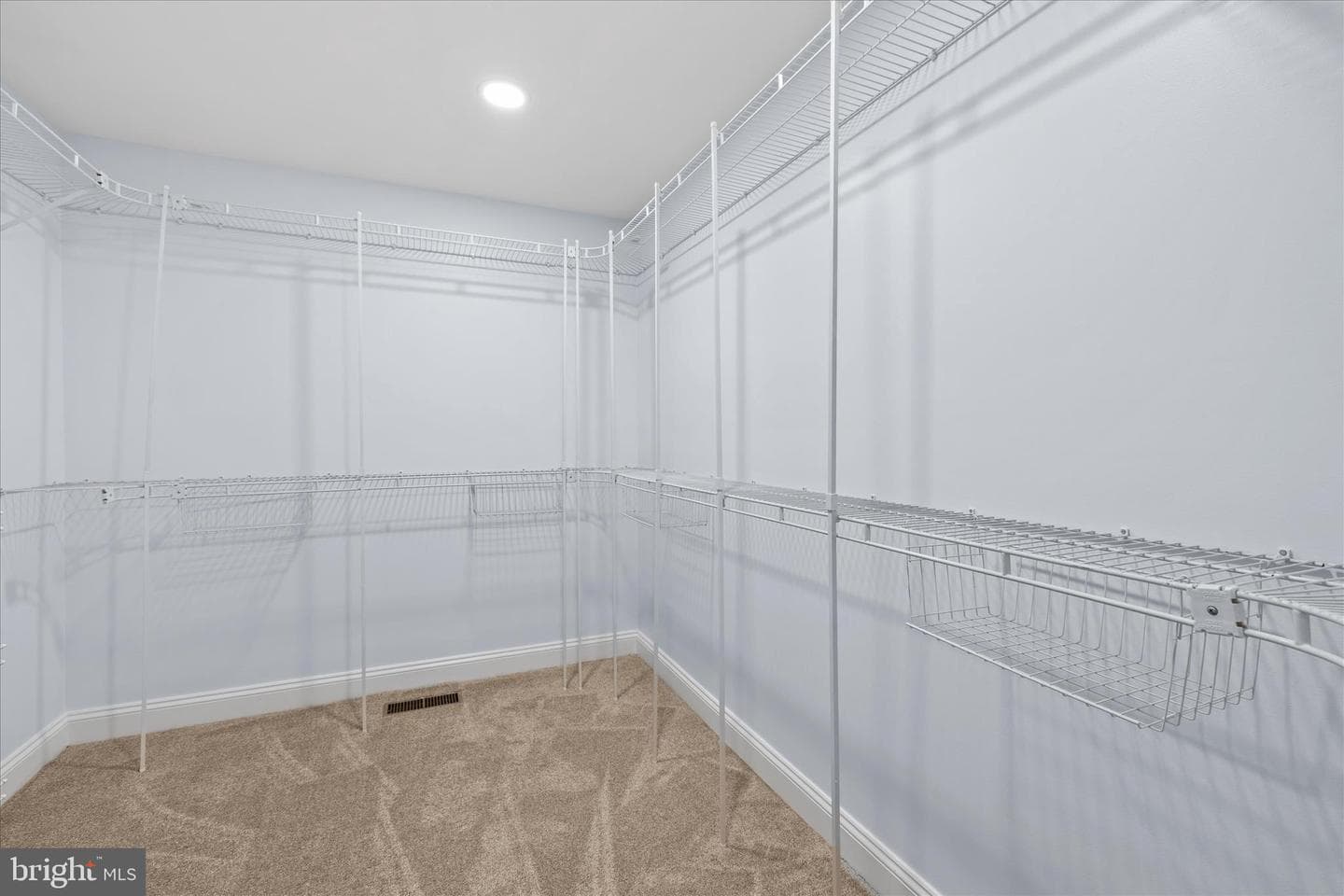 8 Edgewood Drive photo 16