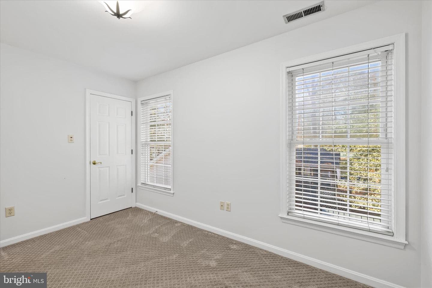 8 Edgewood Drive photo 23