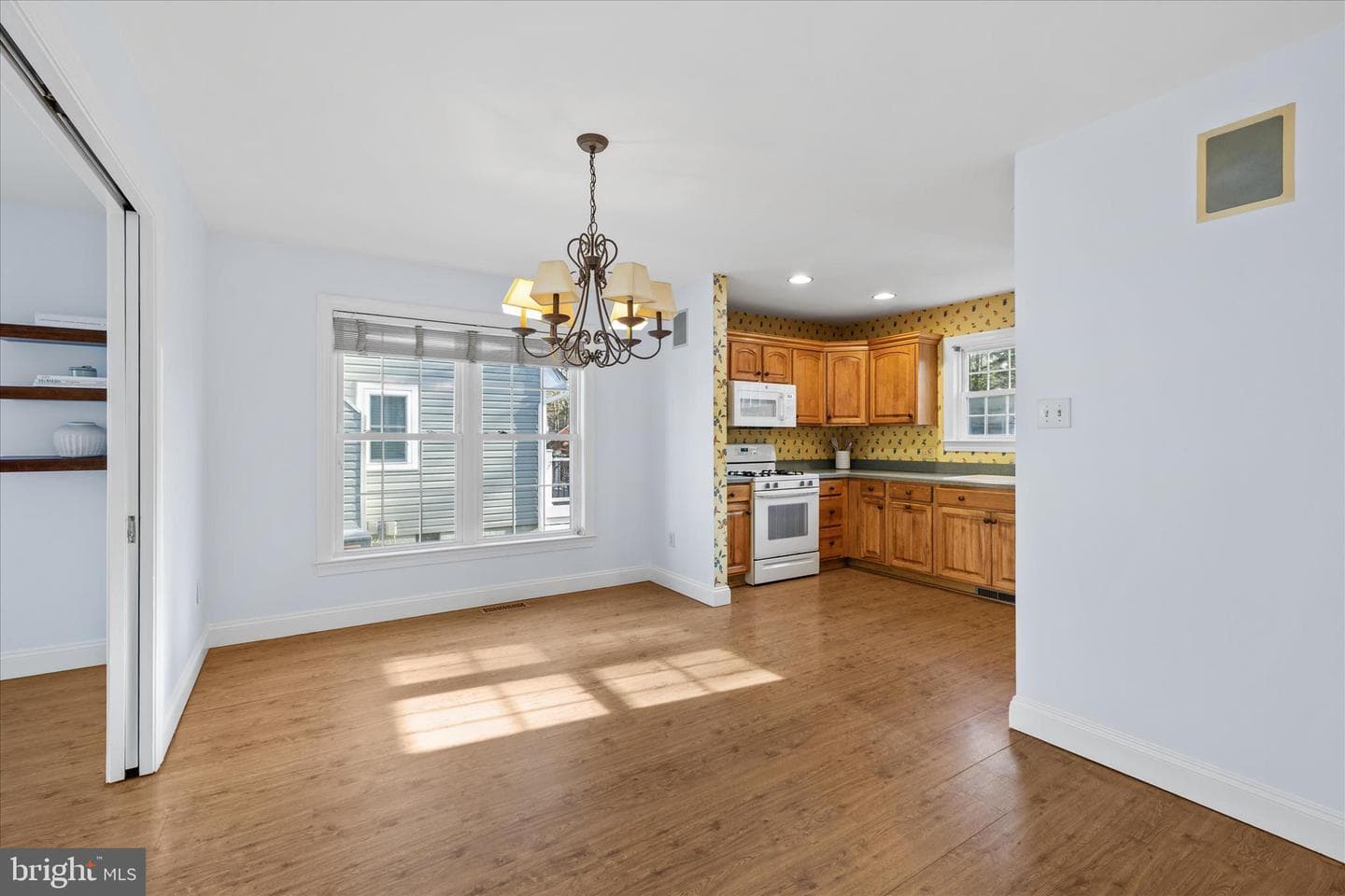 8 Edgewood Drive photo 9
