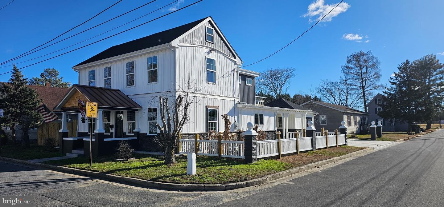 109 Powell Street photo 4