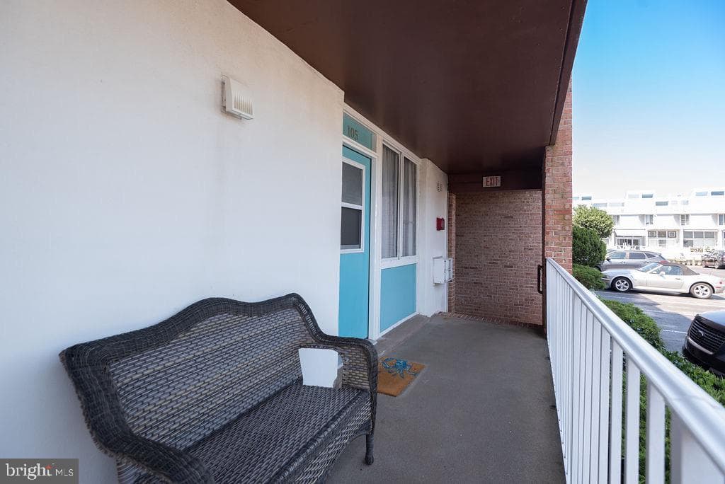 745 Mooring Road #105 photo 36