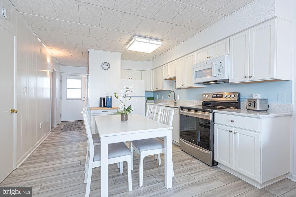 745 Mooring Road #105 photo 8