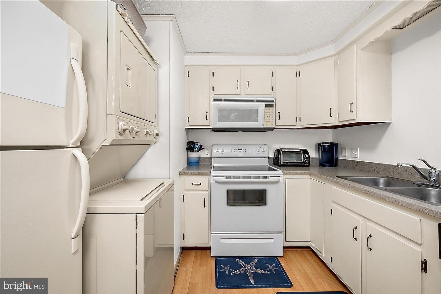 9 41st Street #320 photo 16