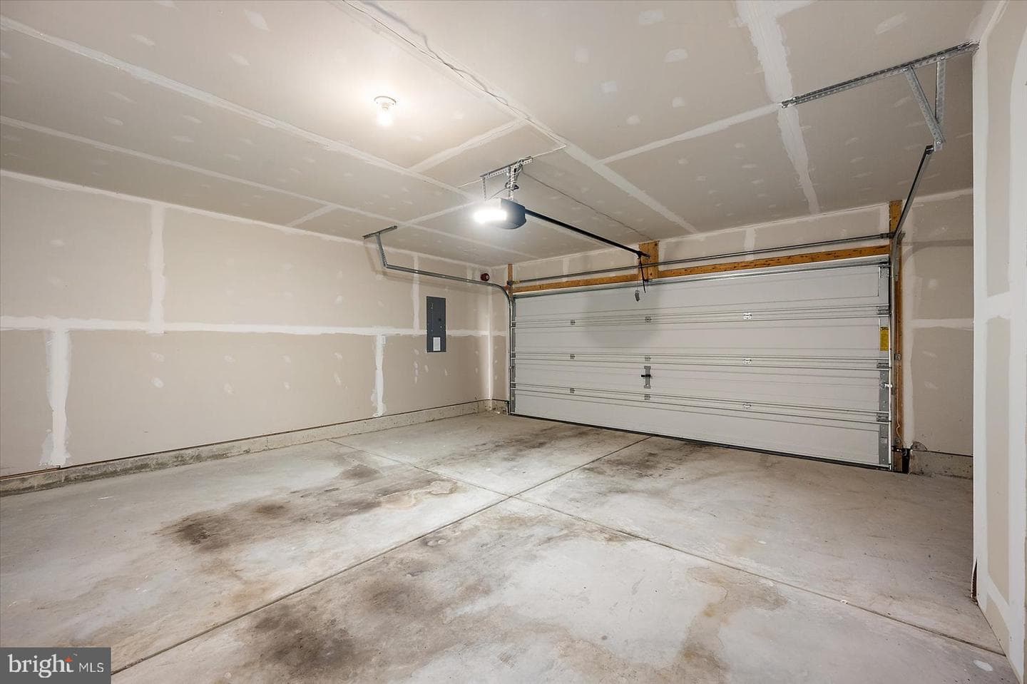 102 Fox Hound Street photo 36