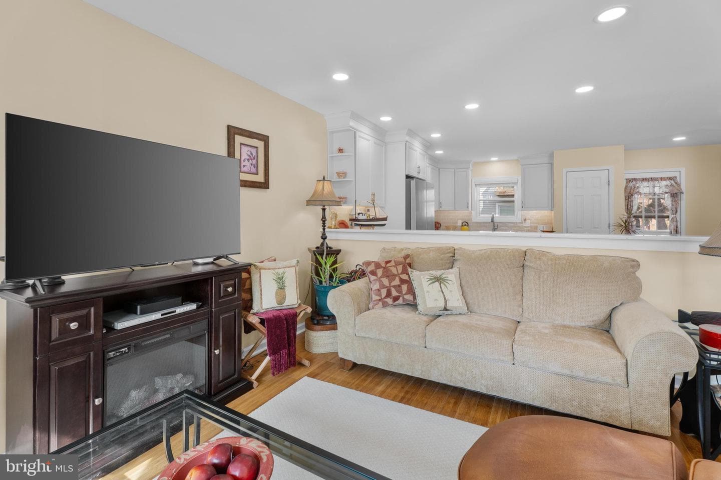 160 Jamestown Road photo 19