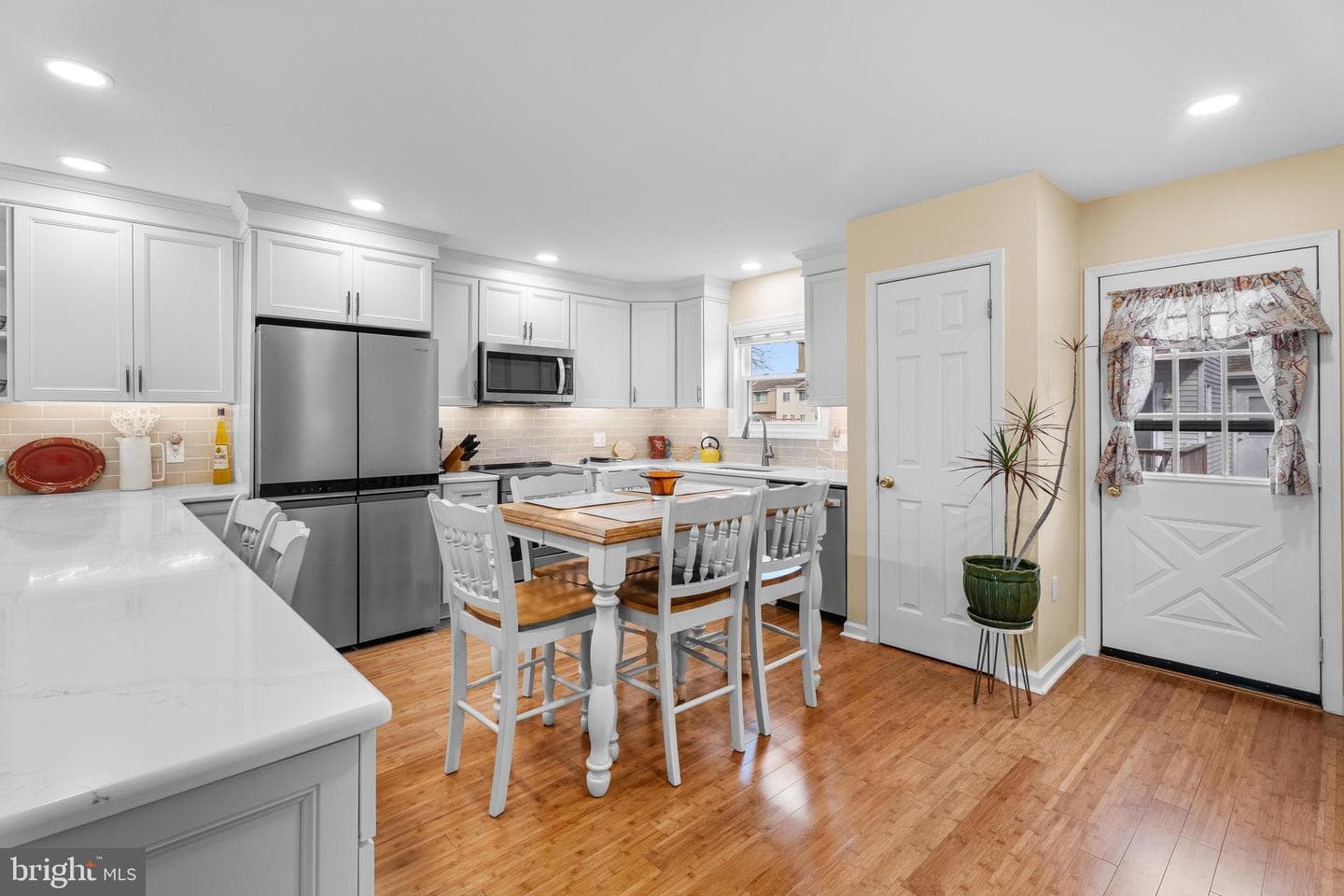 160 Jamestown Road photo 22