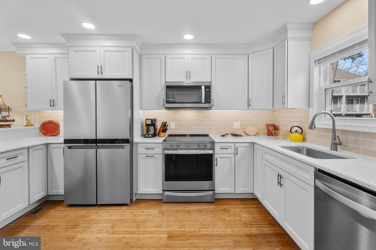 160 Jamestown Road photo 24