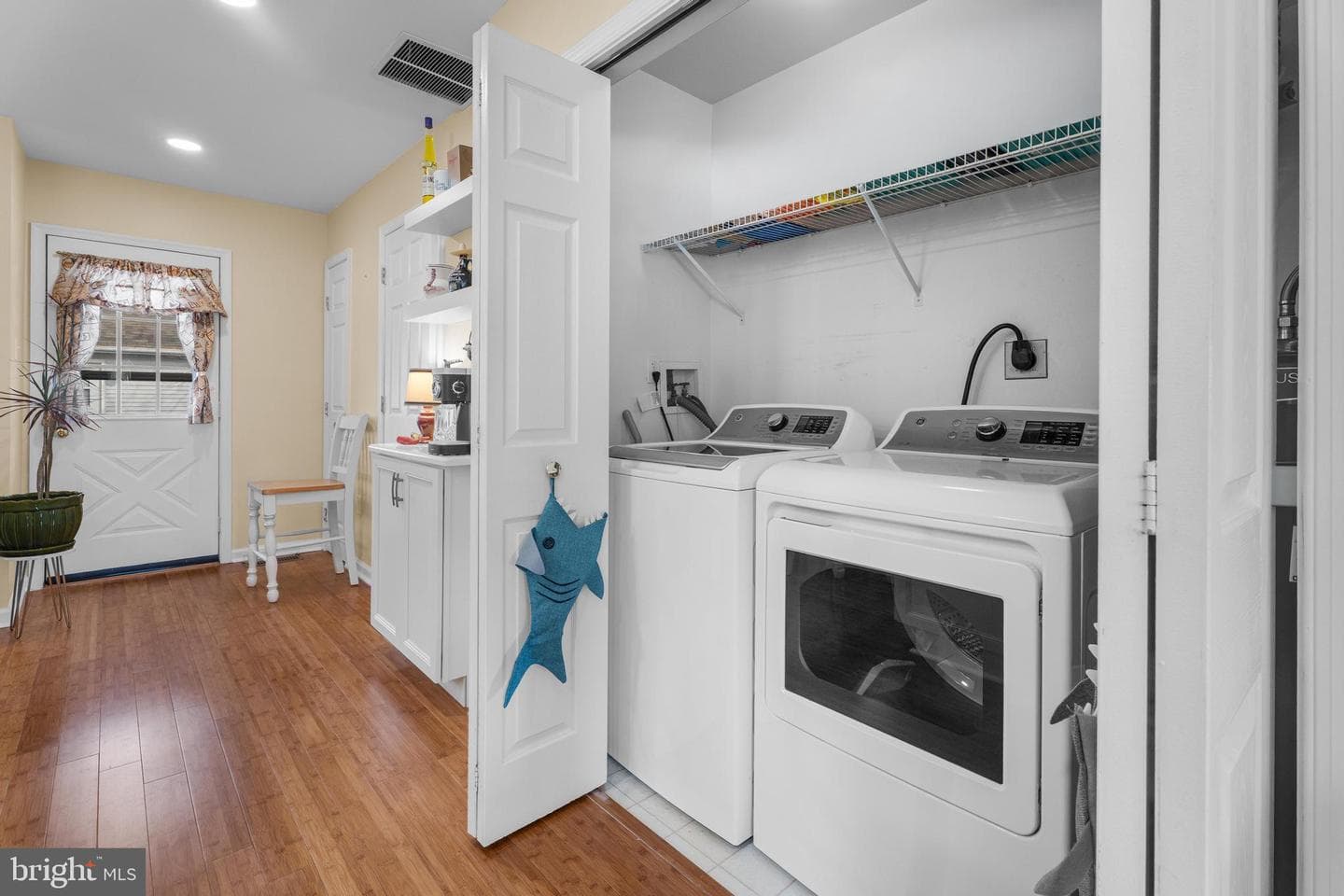 160 Jamestown Road photo 33