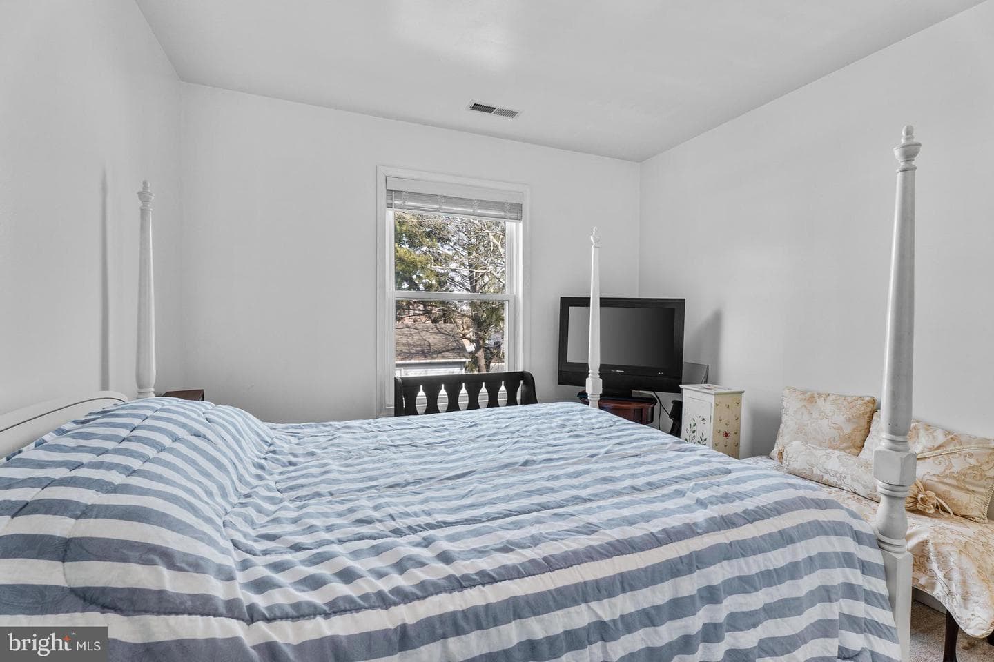 160 Jamestown Road photo 40