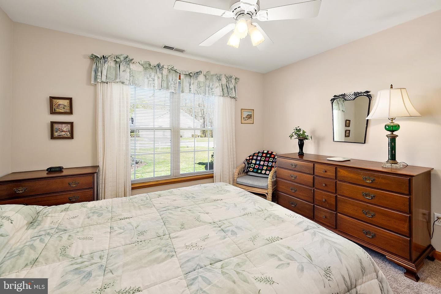 6 Greens Court photo 45