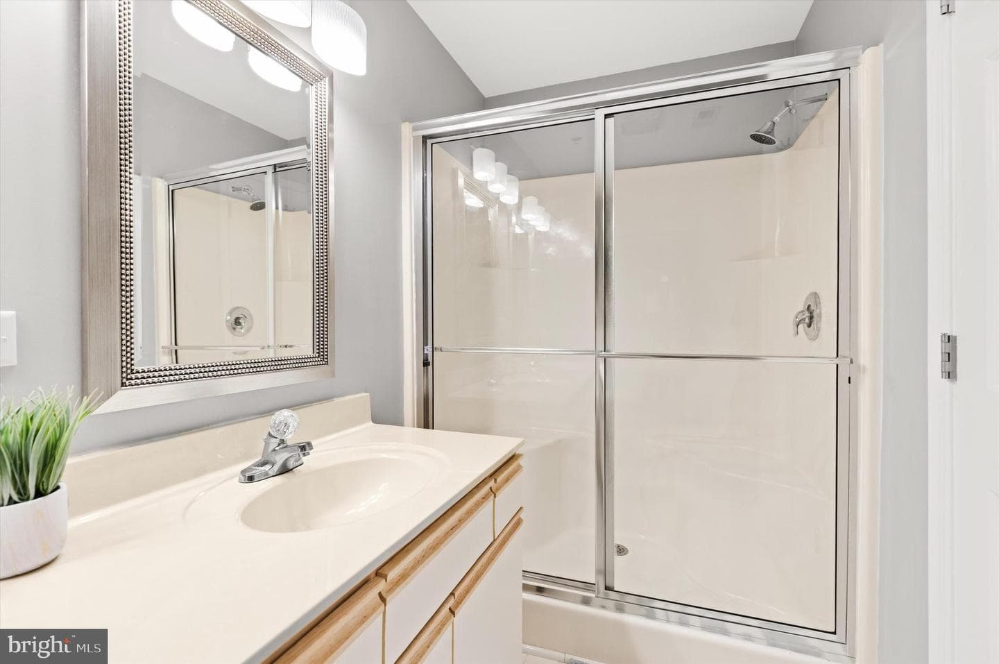 201 S Heron Drive #8e1 photo 35