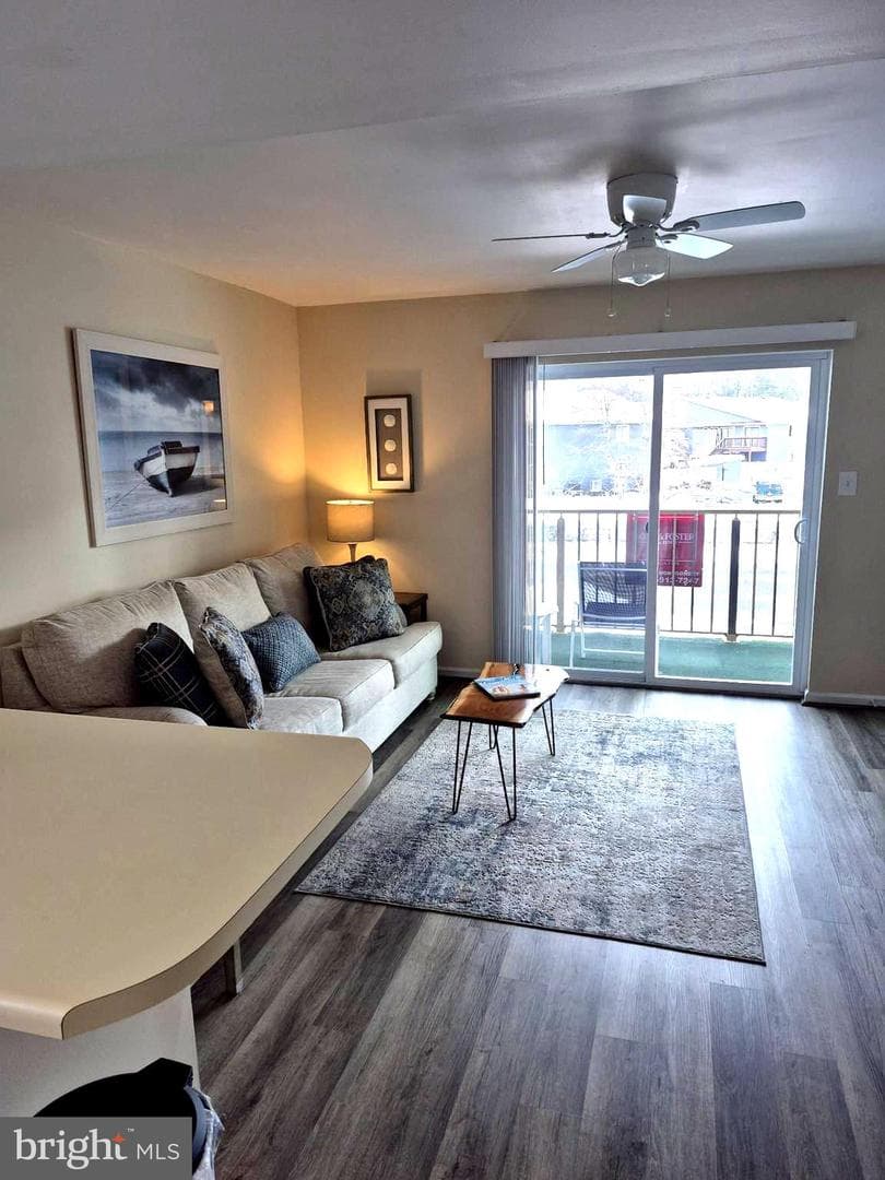 14201 Tunnel Avenue #16 photo 4