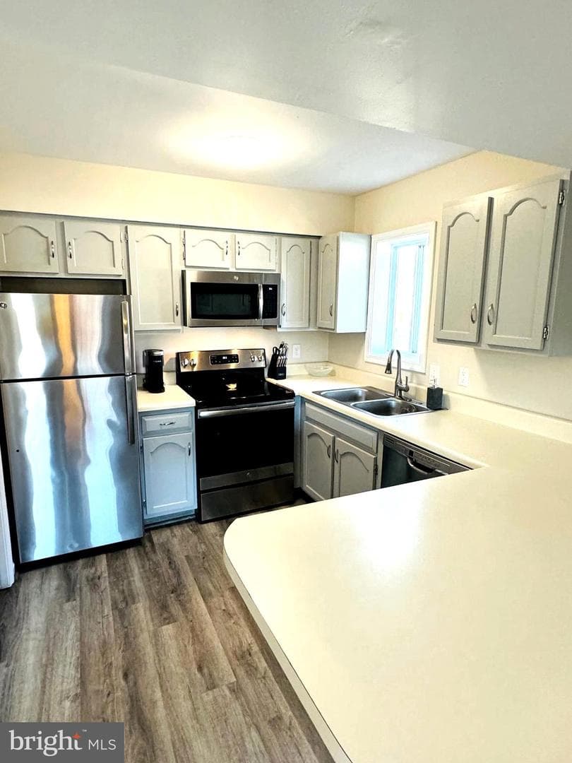 14201 Tunnel Avenue #16 photo 8