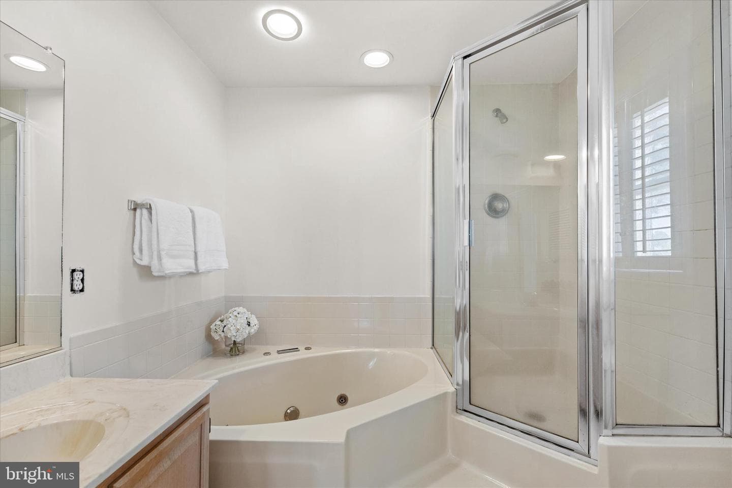 2 Waters Edge Court photo 16