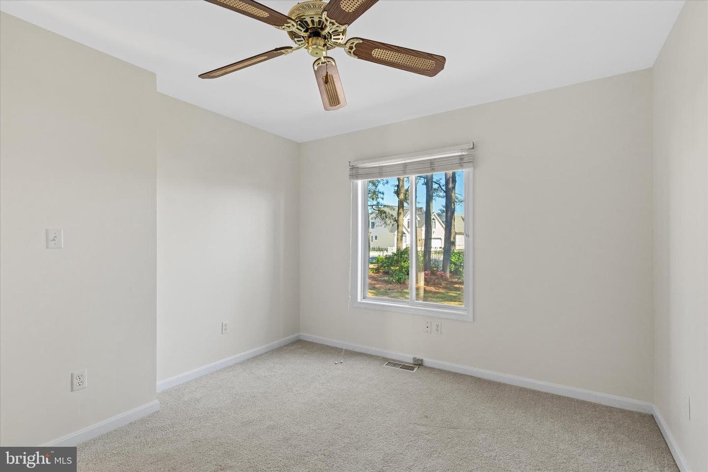 2 Waters Edge Court photo 18