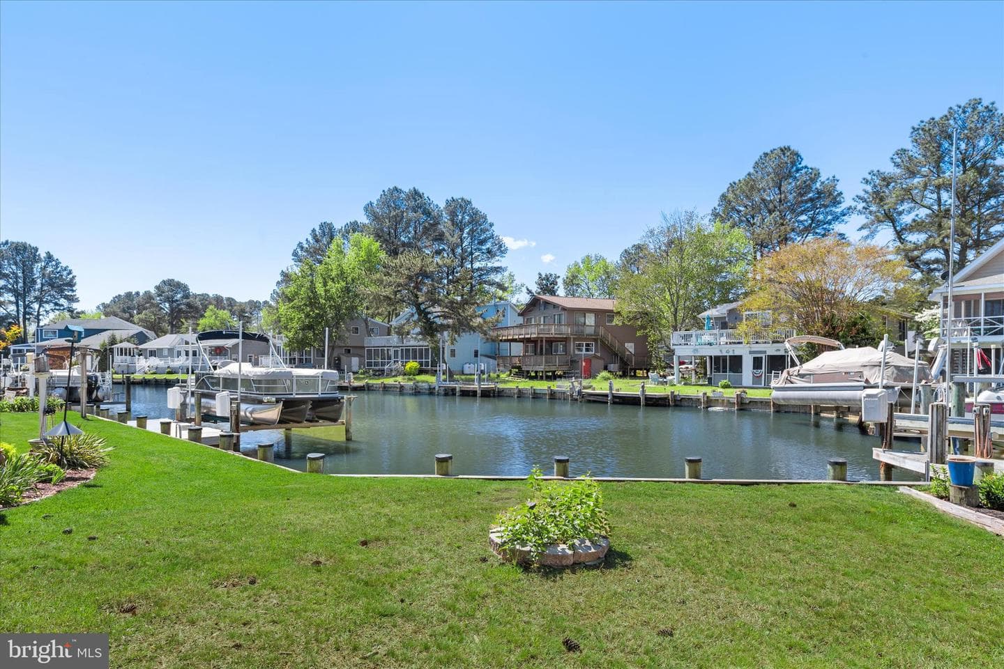 2 Waters Edge Court photo 28