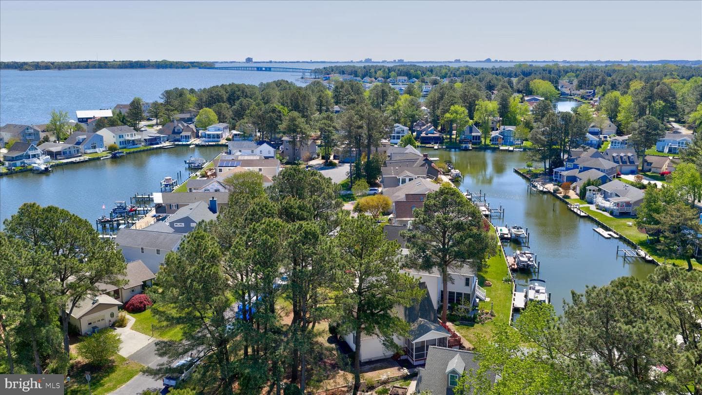 2 Waters Edge Court photo 32
