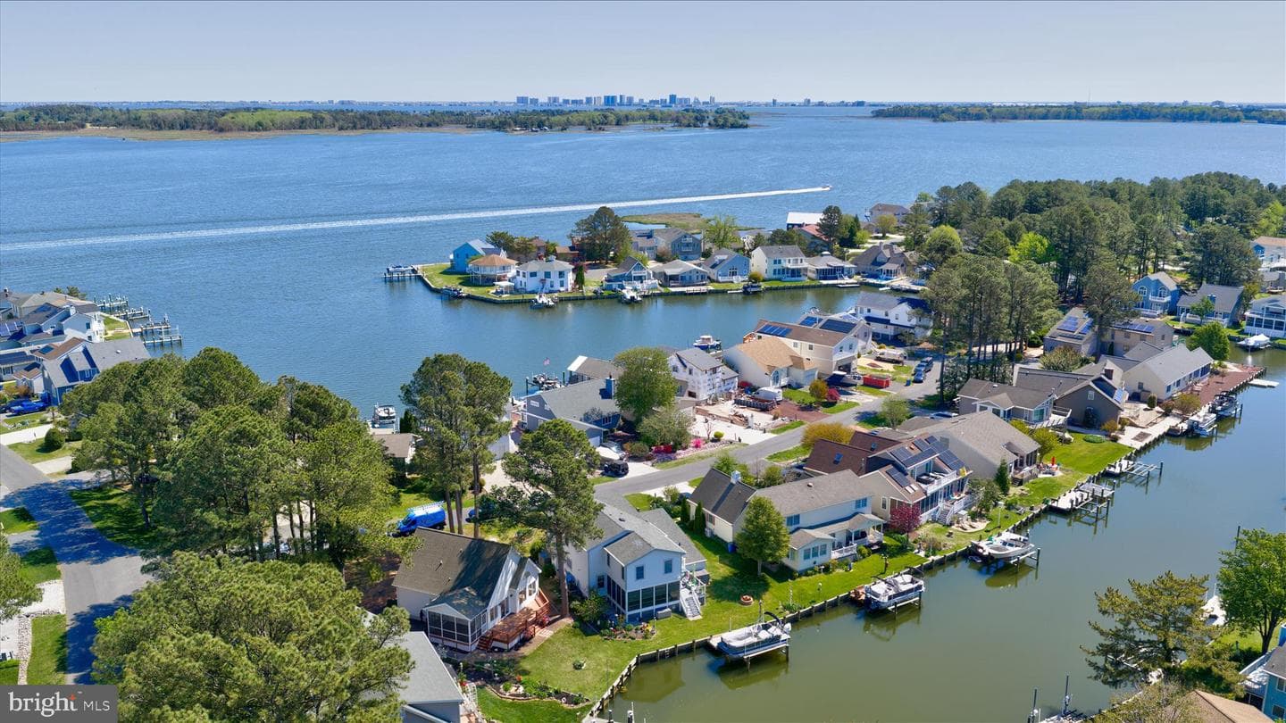 2 Waters Edge Court photo 39
