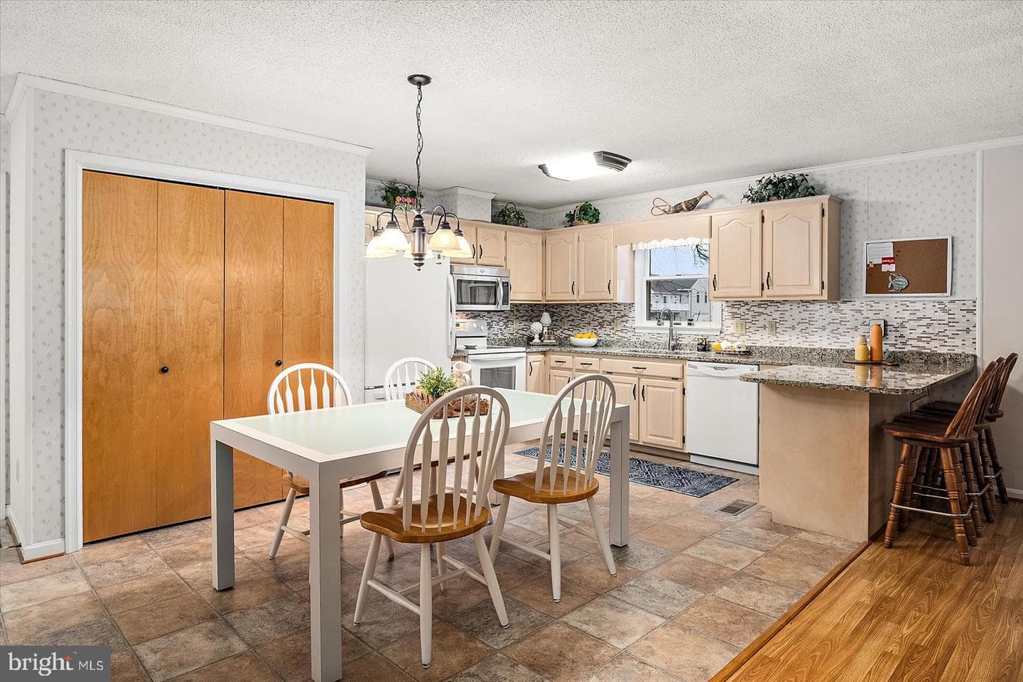 208 138th Street photo 16