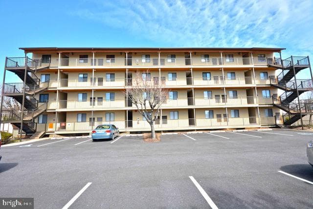 202 32nd St # 102, Ocean City