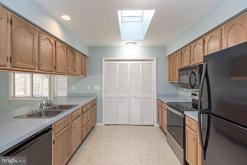 139 Camelot Circle photo 19