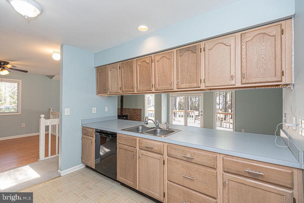139 Camelot Circle photo 21