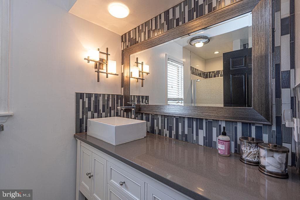 566 Ocean Parkway photo 38