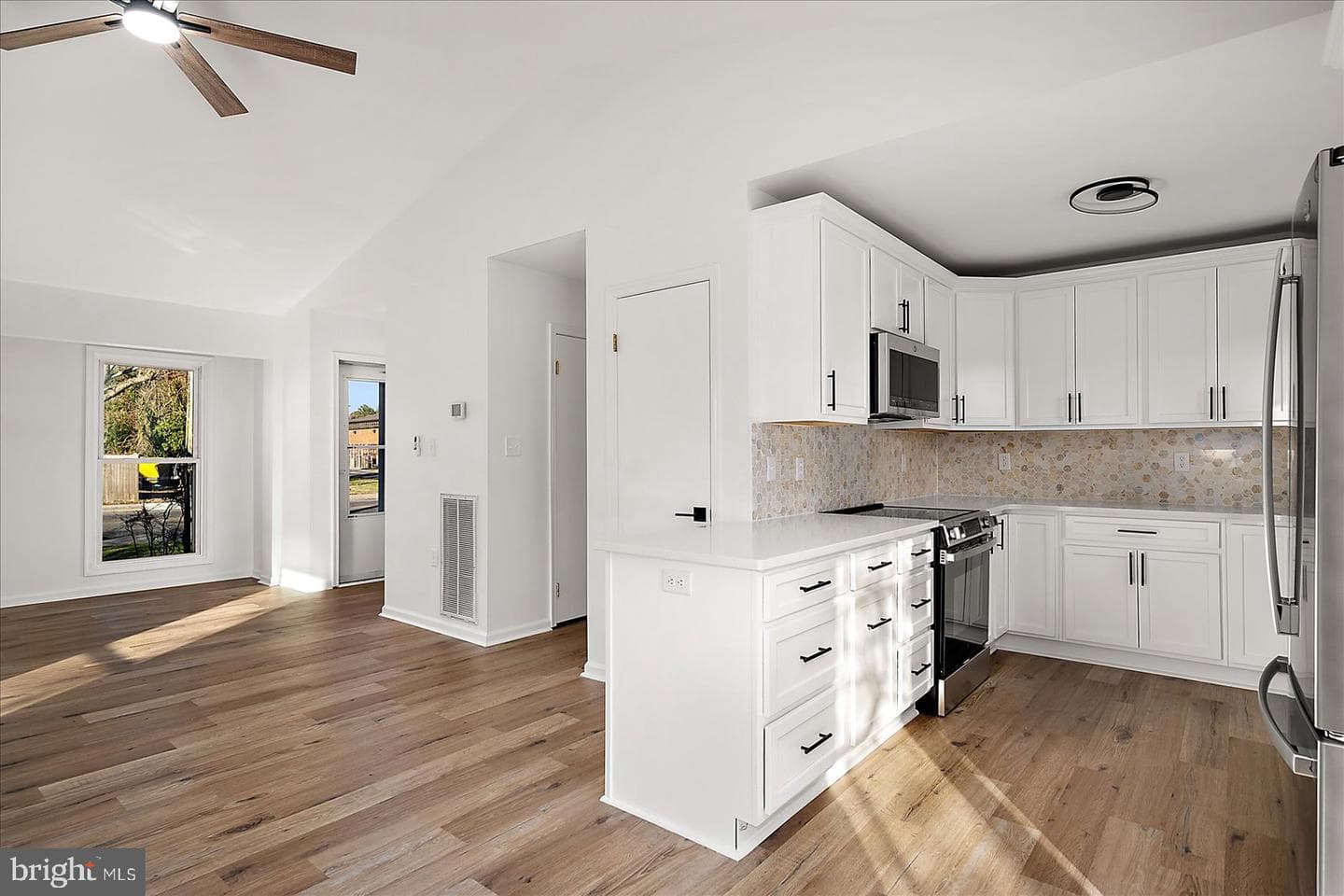 302 Franklin Avenue photo 12