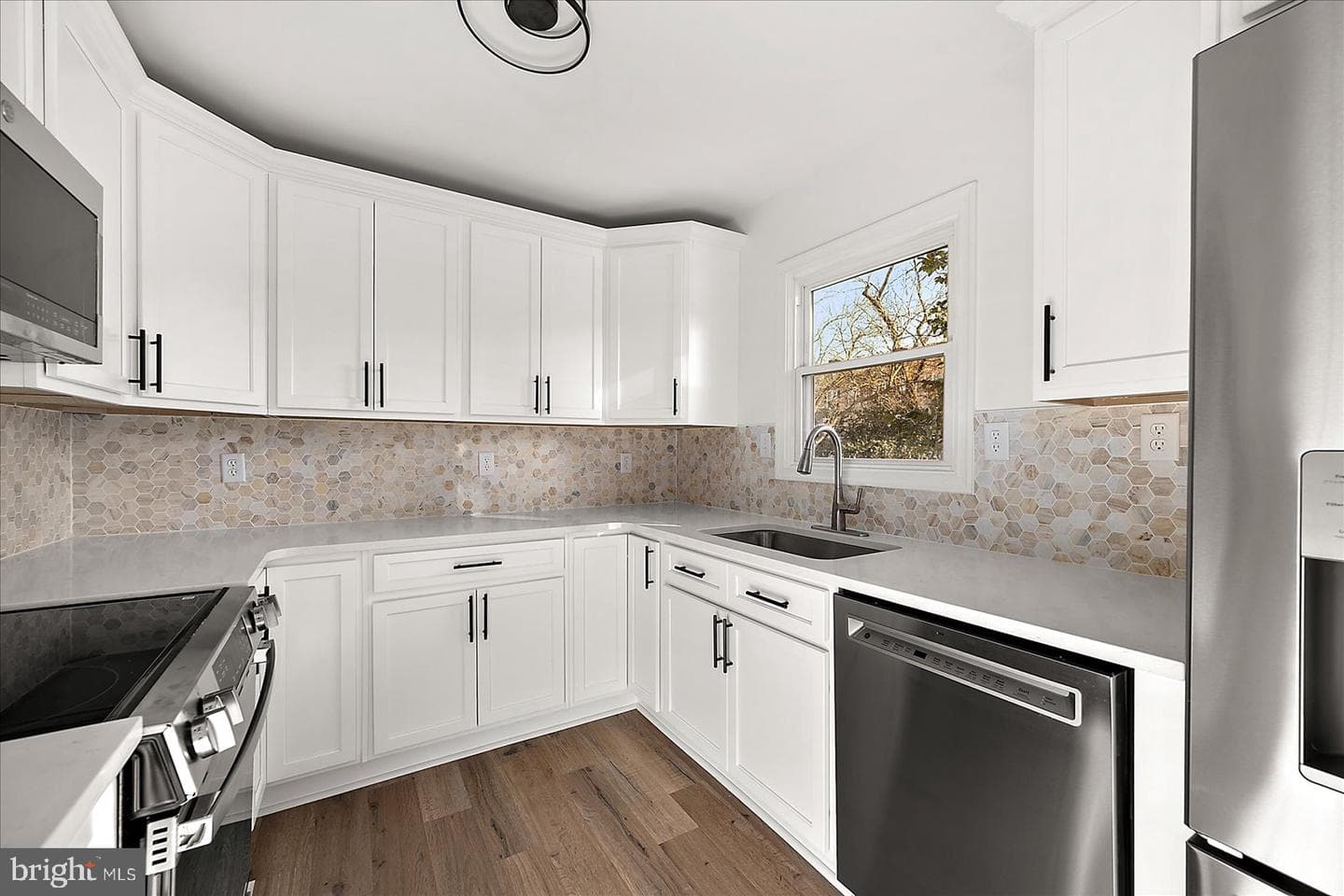 302 Franklin Avenue photo 15